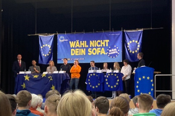 fdphx-pulseofeurope-2351F7E1E-E843-0929-1390-F7ECBF11A3C4.jpg